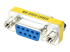 StarTech.com Slimline DB9 Serial Gender Changer - Høyre vinkel